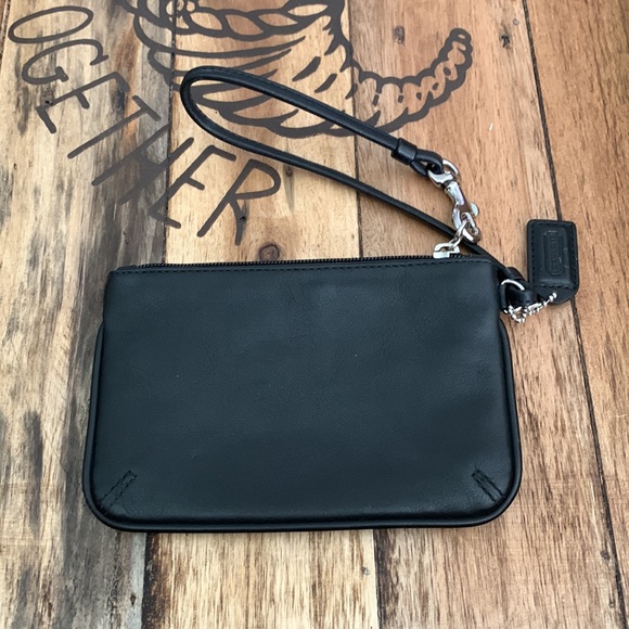 Coach wristlet - Picture 4 of 5